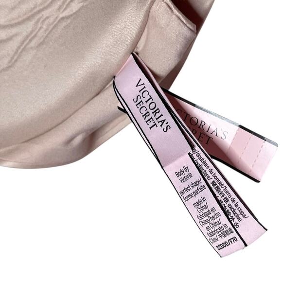 Victoria's Secret Body By Victoria Perfect Shape Lace Trim Back Bra Size 32DDD - Picture 3 of 3